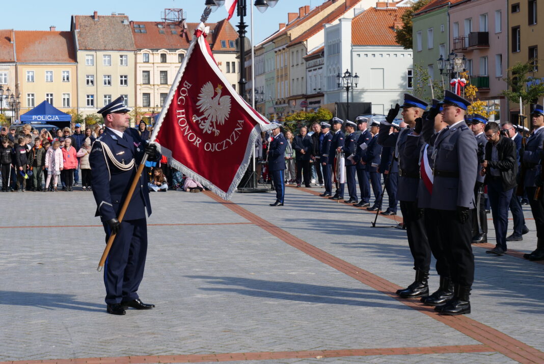 Nadanie sztandaru Komendzie Powiatowej Policji w Bartoszycach