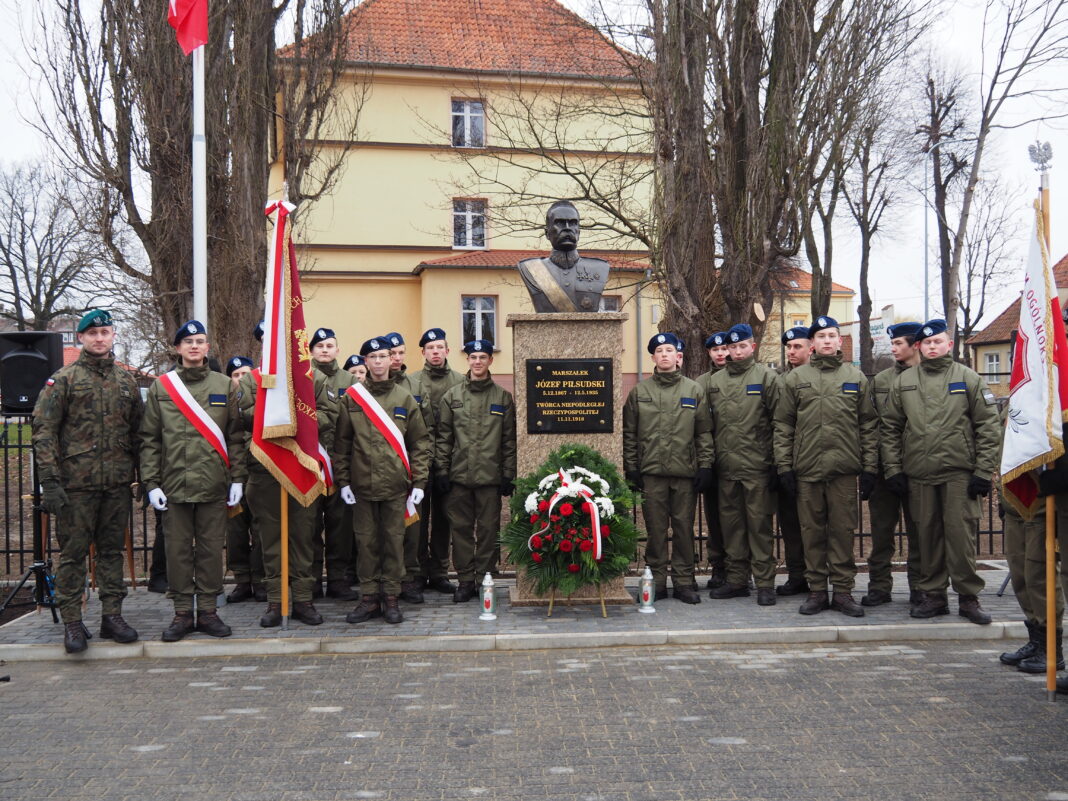 Odsłonięto popiersie marszałka Józefa Piłsudskiego