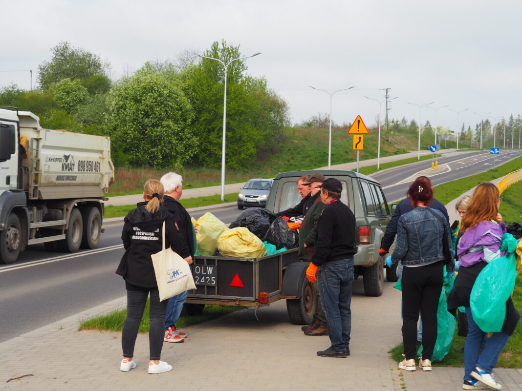 Ramię w ramię dla środowiska- wielkie sprzątanie Bartoszyc i brzegów rzeki Łyny!