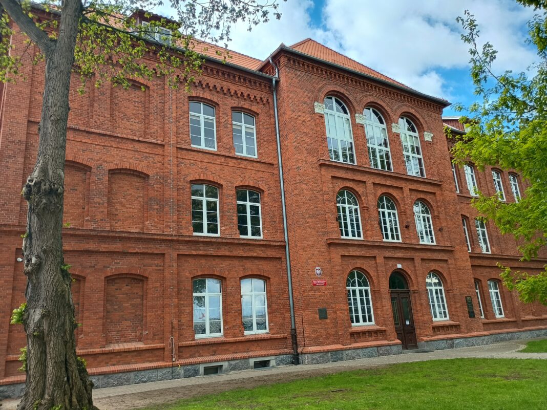 Nasze nowe oblicze – zakończenie największej inwestycji w Liceum Ogólnokształcącym im. Żeromskiego w Bartoszycach