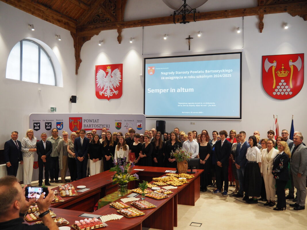 Zakończenie roku szkolnego w Powiecie Bartoszyckim– Nagrody Starosty rozdane!