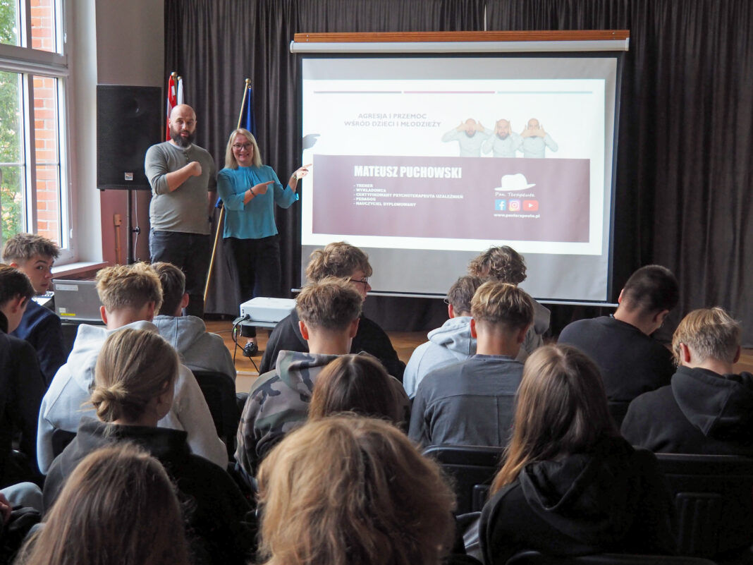 Warsztaty dla młodzieży w ramach projektu „Fala Bezpieczeństwa”