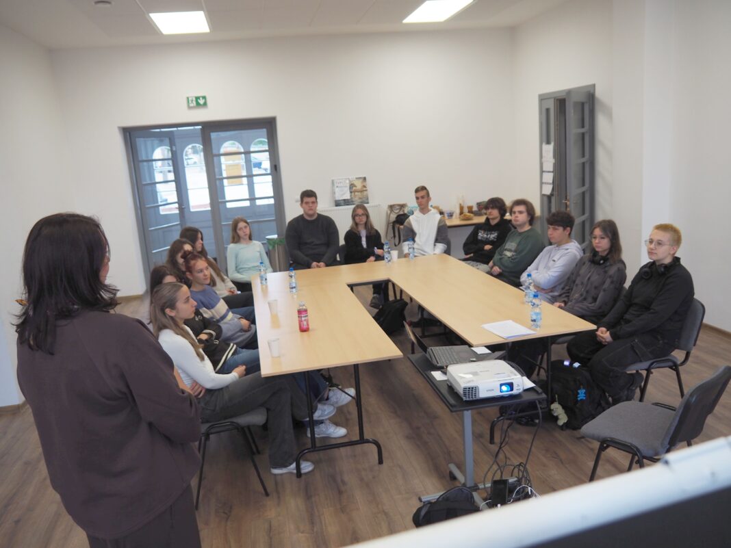 Akademia Demokracji: młodzieżowe przywództwo w praktyce