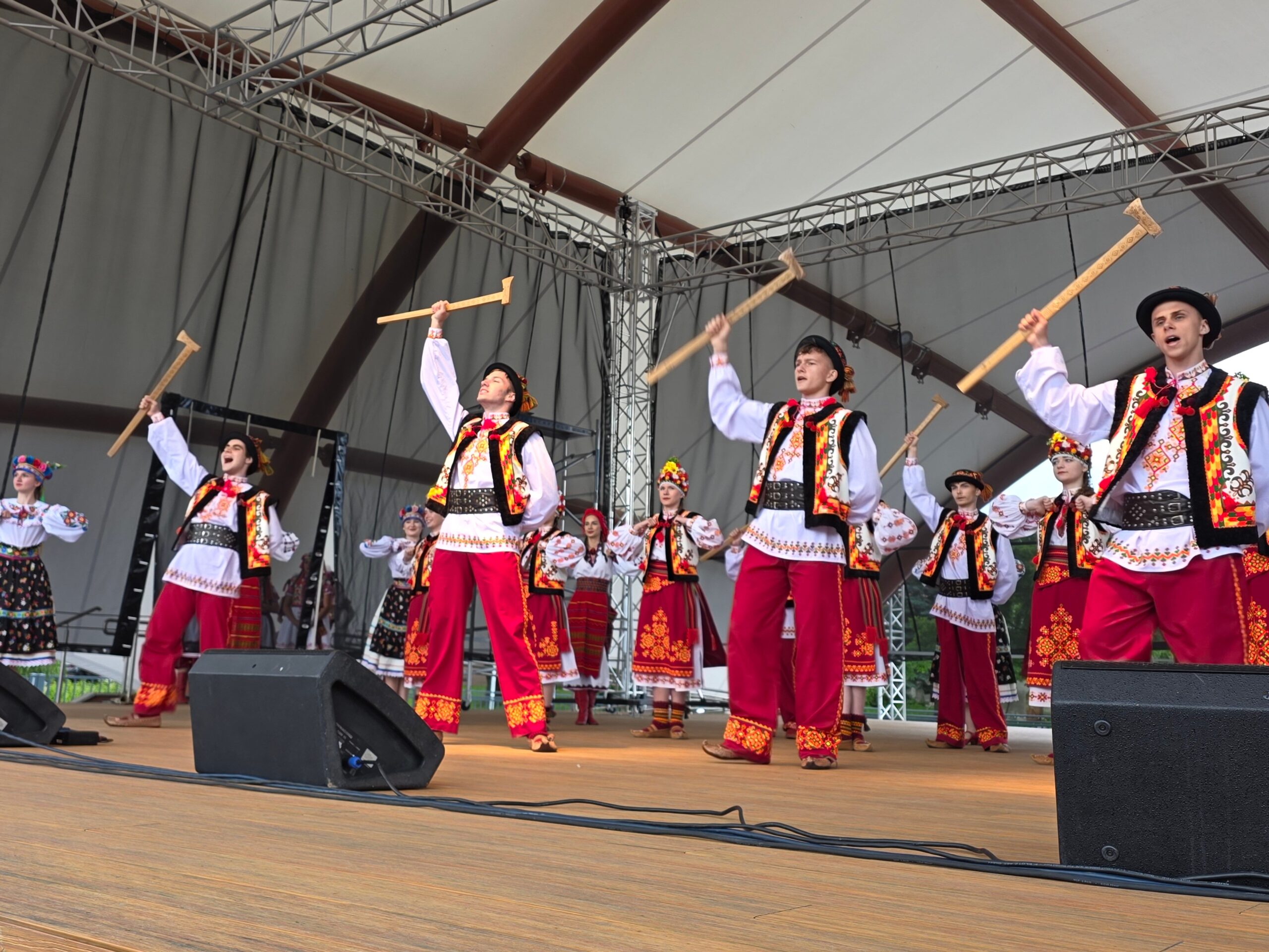 Muzyka, która łączy narody. Za nami  Koncert Jedności – Muzyka Bez Granic w Bartoszycach