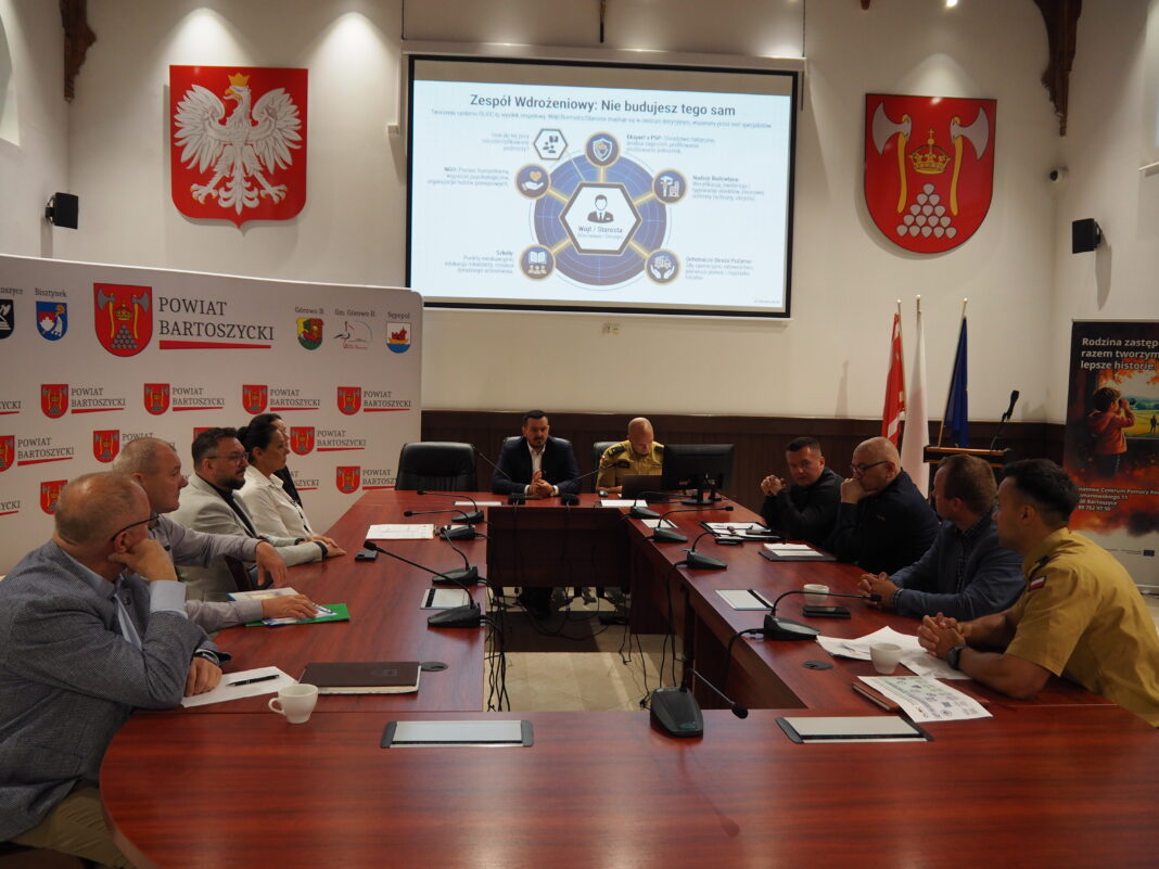 Samorządowcy i strażacy rozmawiali o obronie cywilnej